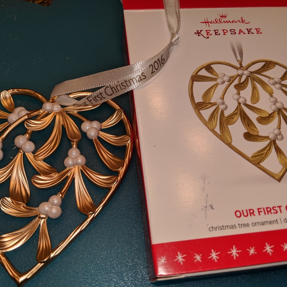 Hallmark Keepsake good heart mistletoe ornaments